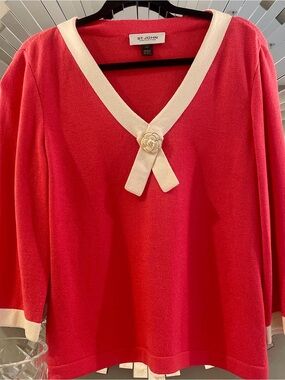 St. John collection knit sweater with signature enamel detail size 10